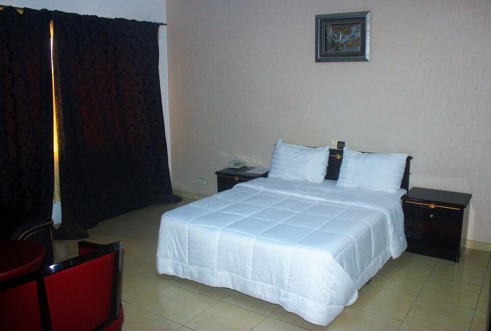 Riviera Hotel Benin Cotonou Exterior photo