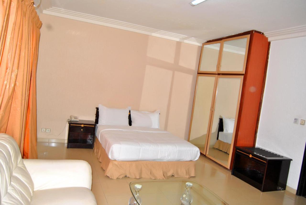 Riviera Hotel Benin Cotonou Exterior photo